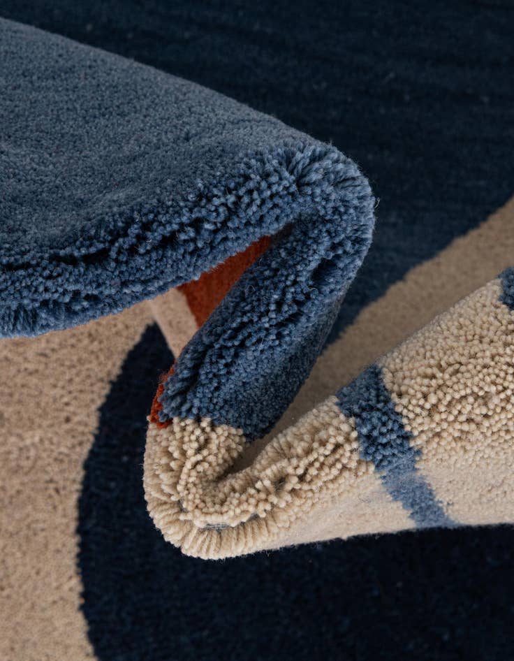 Detail image of 7' 1 x 10' Handtufted Wool Rug