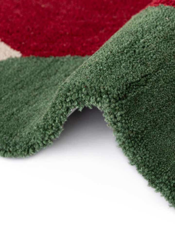 5' 1 x 8' Handtufted Wool Rug