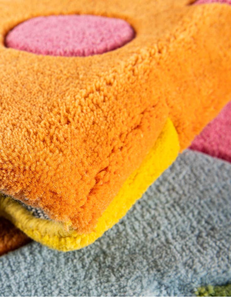 Detail image of 6' 11 x 10' Happy Rugs Fluffy Flowers Wool