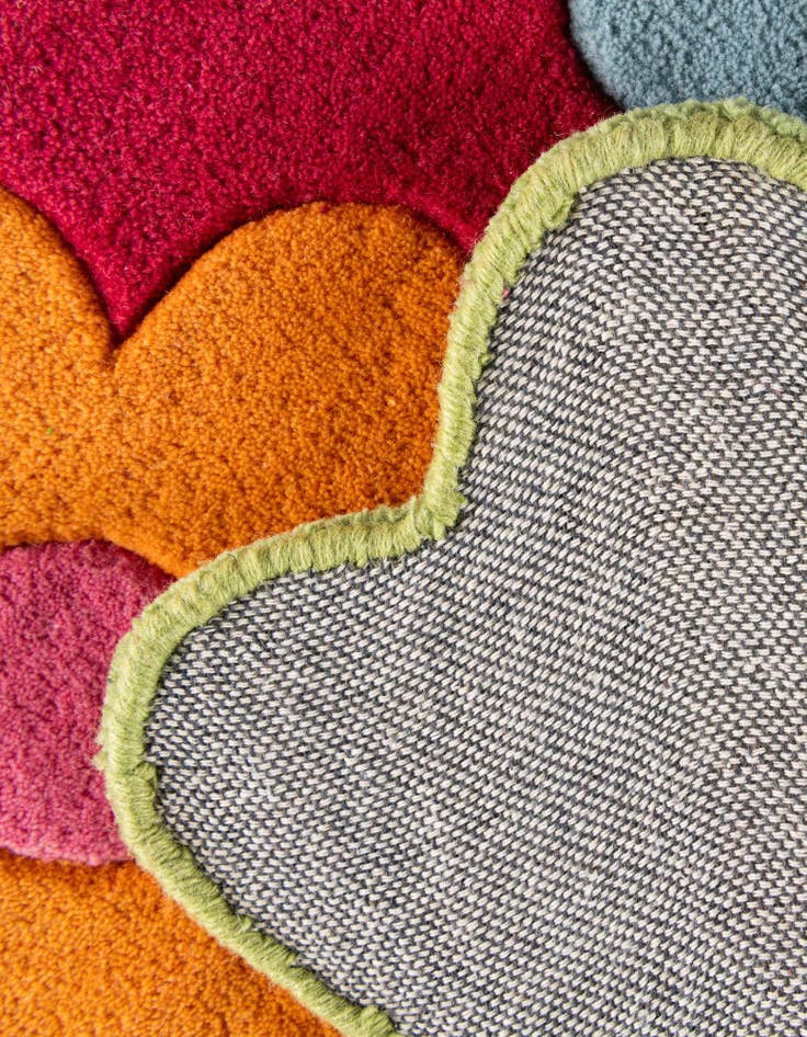 Detail image of 6' 11 x 10' Happy Rugs Fluffy Flowers Wool