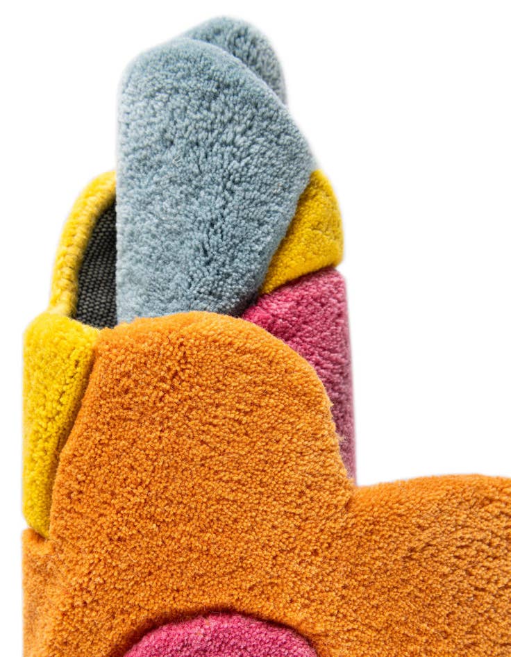 Detail image of 6' 11 x 10' Happy Rugs Fluffy Flowers Wool