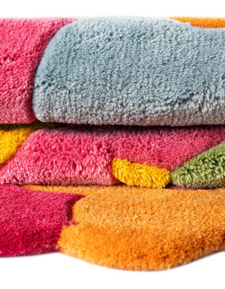 Detail image of 6' 11 x 10' Happy Rugs Fluffy Flowers Wool