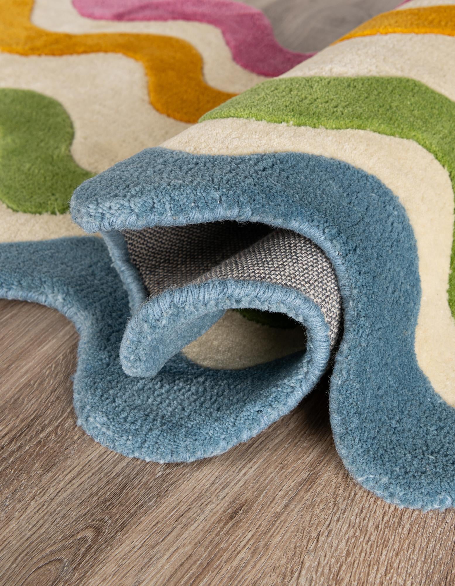 2' x 3' 1 Happy Rugs Wavy Wool