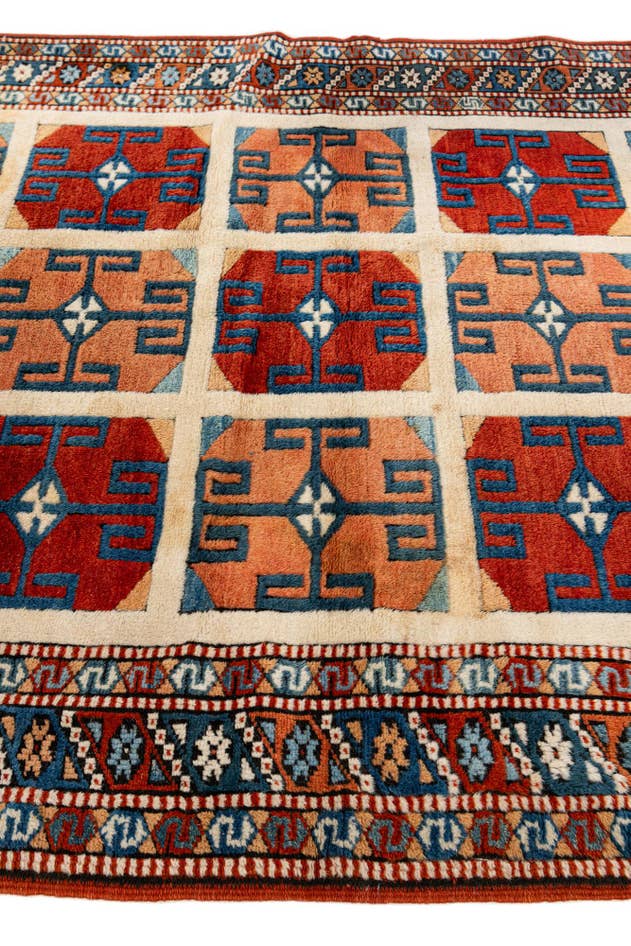 Detail image of 3' 8 x 5' 1 Hand Knotted Heriz Wool Rug