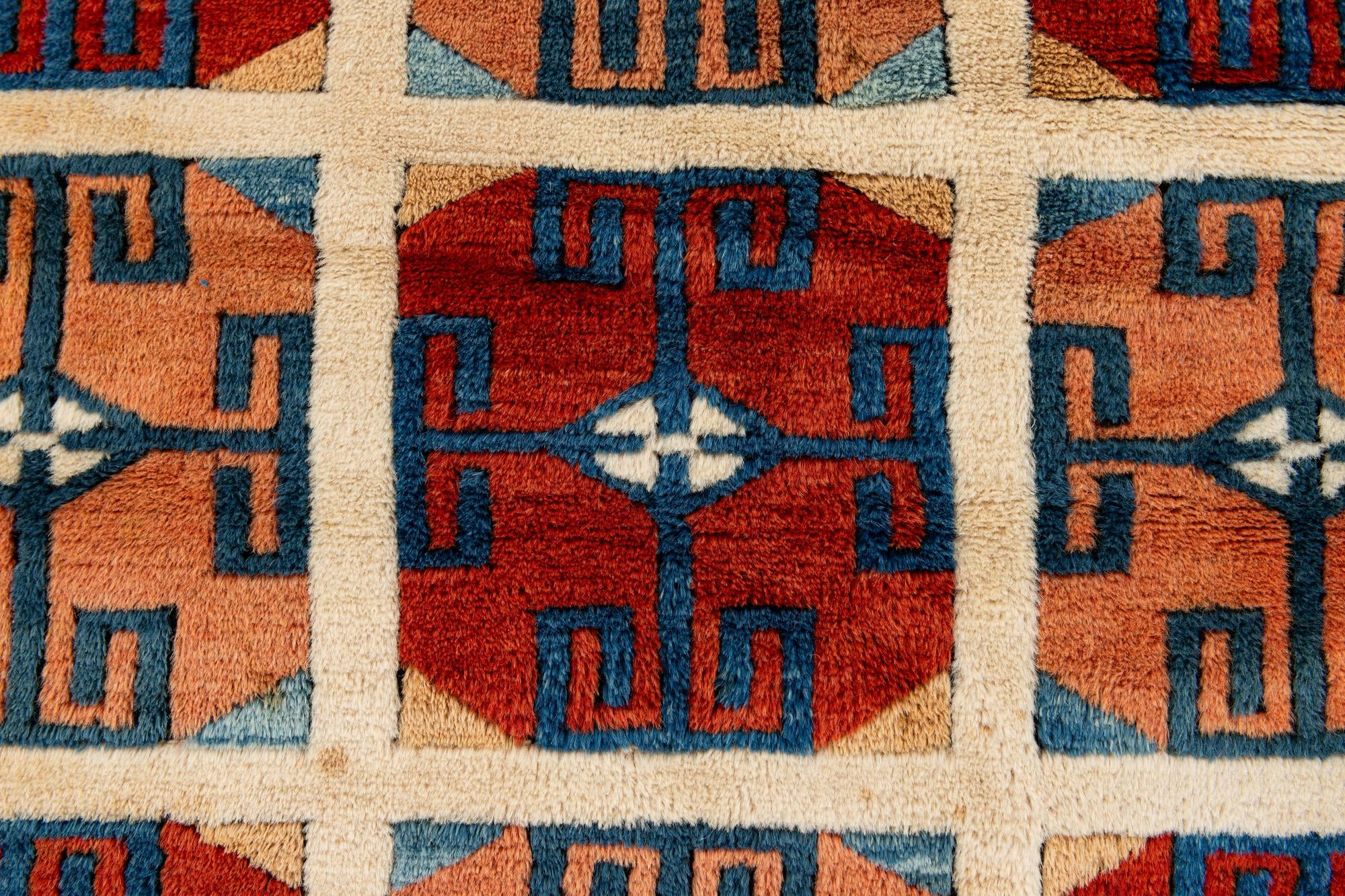 3' 8 x 5' 1 Hand Knotted Heriz Wool Rug