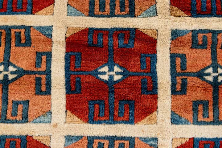 3' 8 x 5' 1 Hand Knotted Heriz Wool Rug