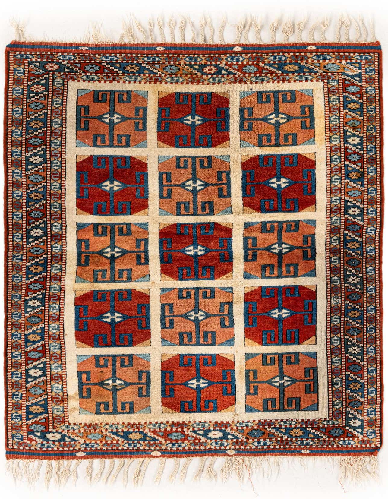 3' 8 x 5' 1 Hand Knotted Heriz Wool Rug