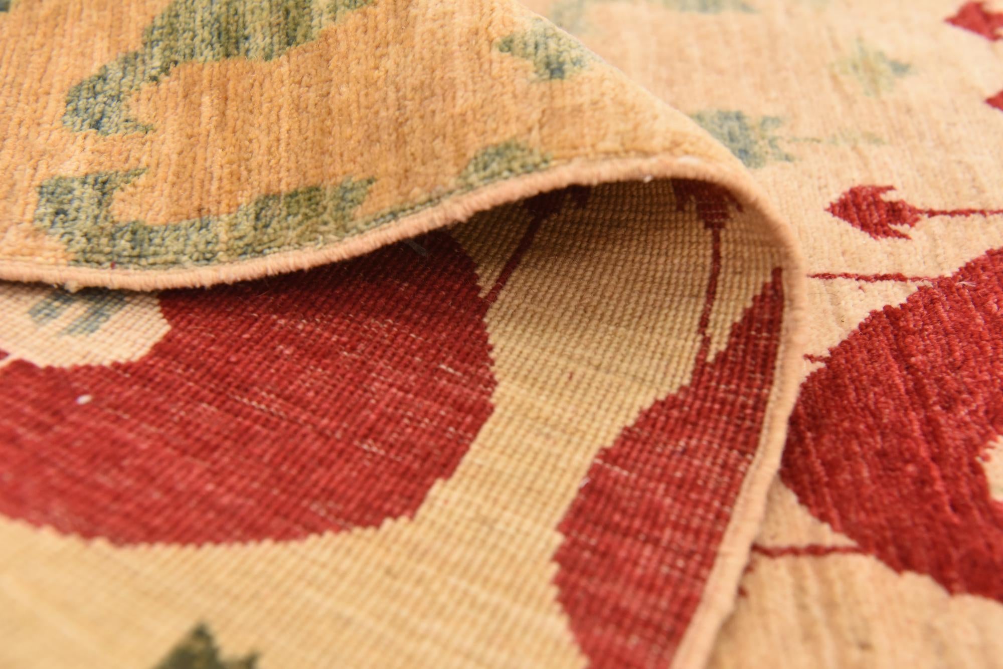 6' x 7' 10 Hand Knotted Ikat Rug