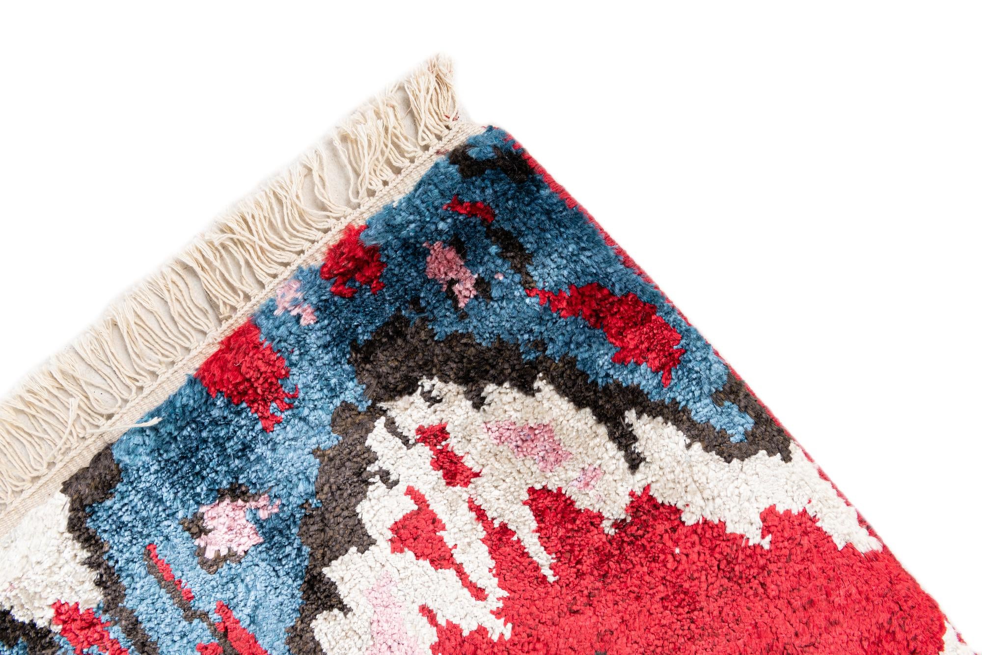3' 4 x 4' 10 Hand Knotted Ikat Wool Rug