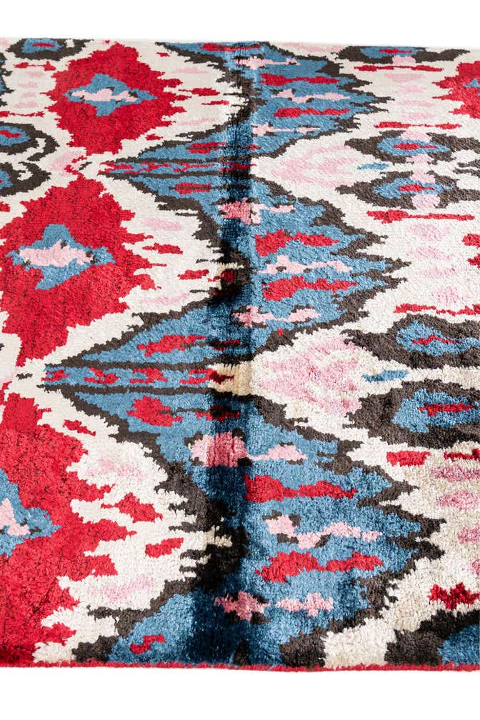 3' 4 x 4' 10 Hand Knotted Ikat Wool Rug