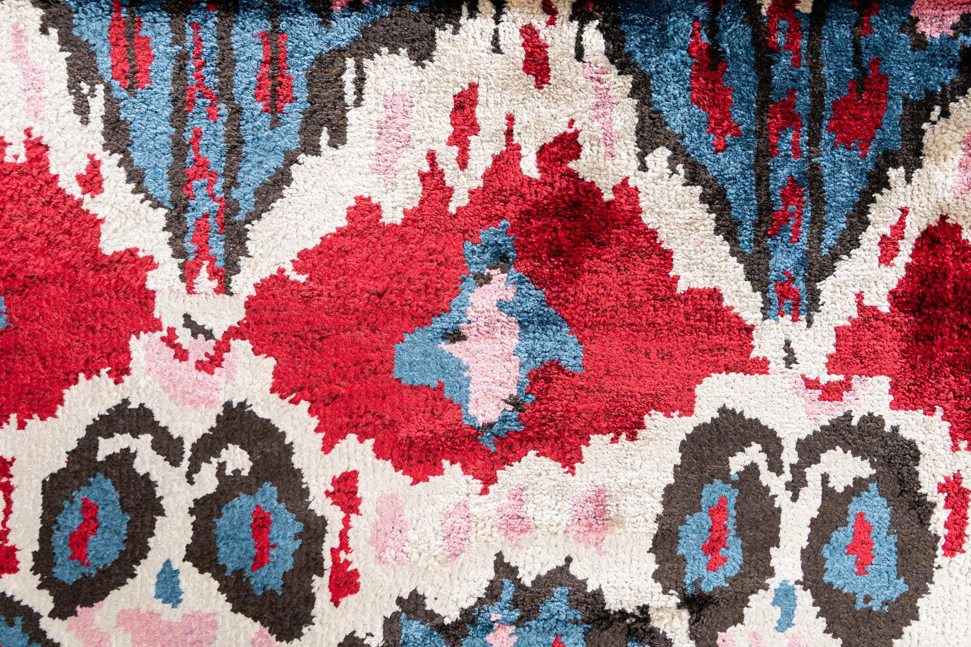 3' 4 x 4' 10 Hand Knotted Ikat Wool Rug