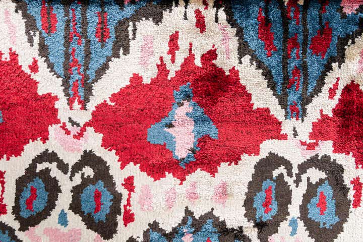 3' 4 x 4' 10 Hand Knotted Ikat Wool Rug