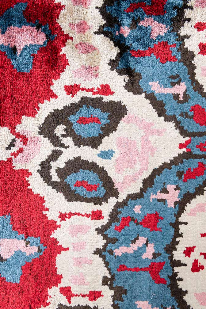 3' 4 x 4' 10 Hand Knotted Ikat Wool Rug