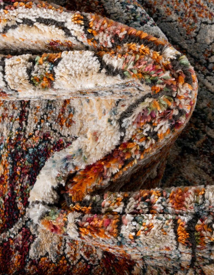 Detail image of 10' x 14' Isabella Rug