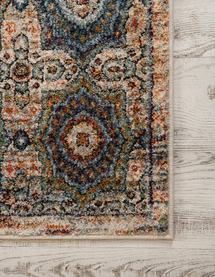 Detail image of 3' 3 x 5' 3 Isabella Rug