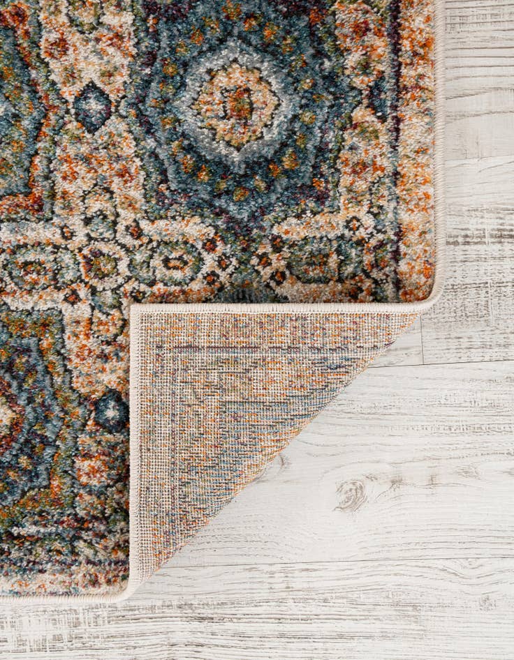 Detail image of 3' 3 x 5' 3 Isabella Rug