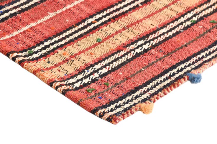 Detail image of 4' 9 x 6' 10 Jajim Rug