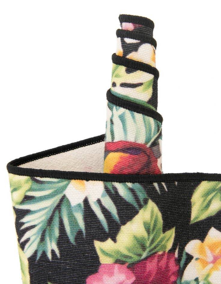 Detail image of 4' x 6'  Washable Jill Zarin Caribbean Saint Lucia Indoor / Outdoor Rug