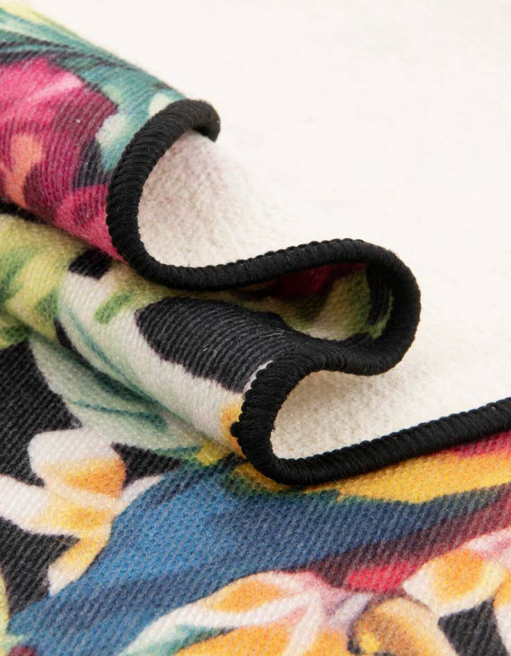 Detail image of 4' x 6'  Washable Jill Zarin Caribbean Saint Lucia Indoor / Outdoor Rug