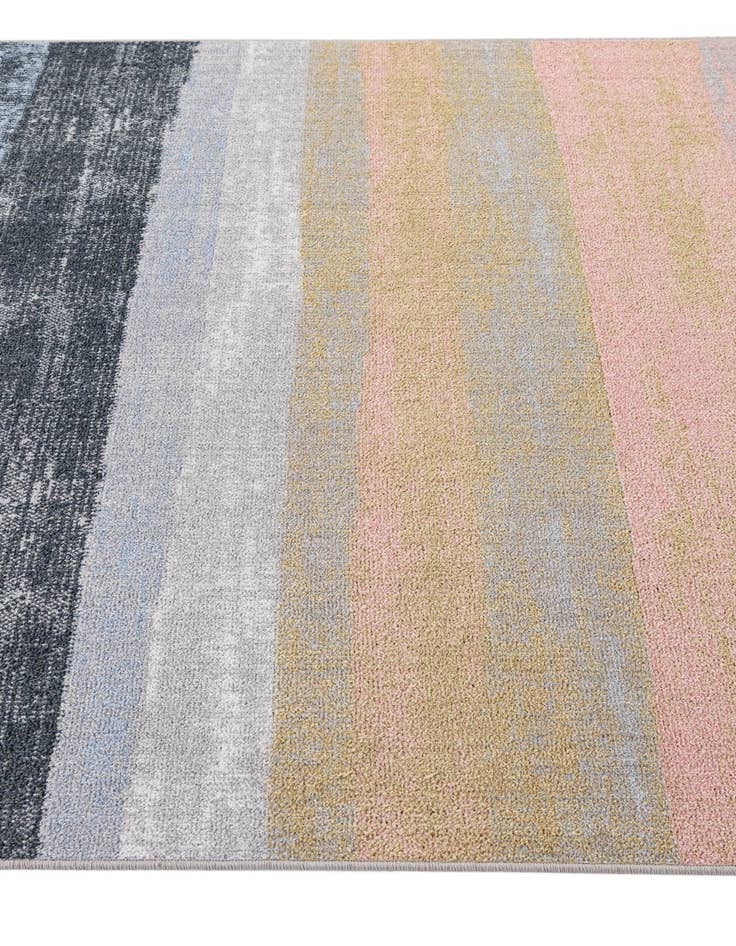 Detail image of 5' 2 x 8' Kamala Washable Rug