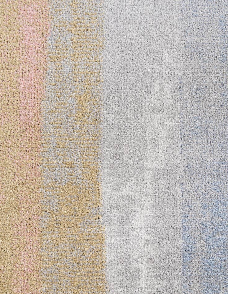 Detail image of 5' 2 x 8' Kamala Washable Rug