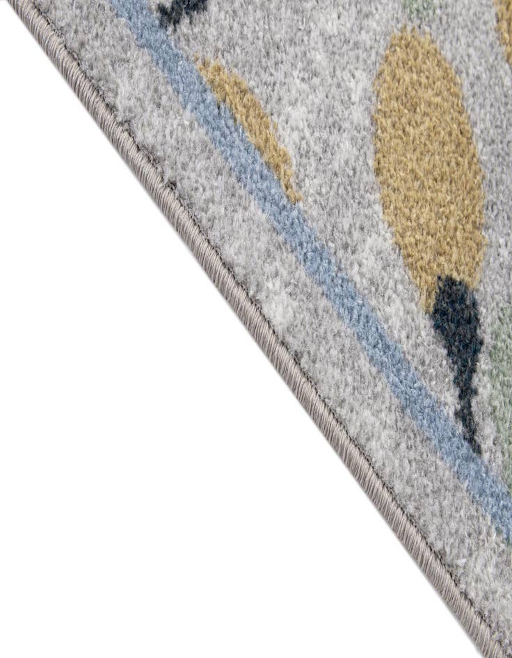 Detail image of 5' 2 x 7' 10 Kamala Washable Rug