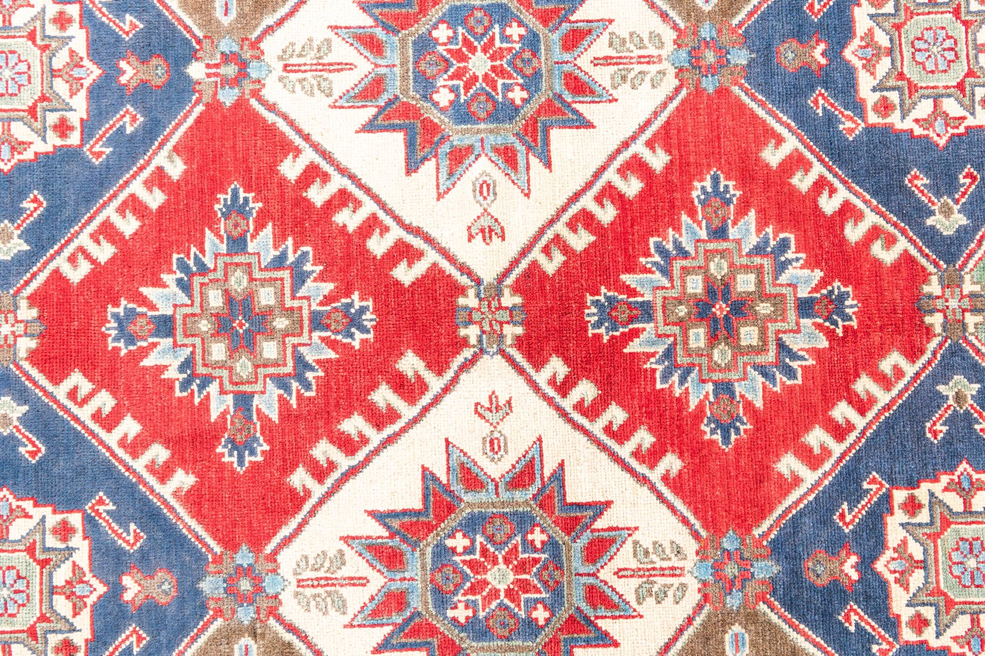 6' x 9' 1 Hand Knotted Kazak Rug