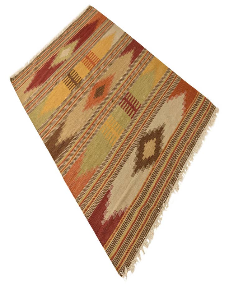 Detail image of 4' x 6'  Hand Woven Kilim Fars Wool Rug