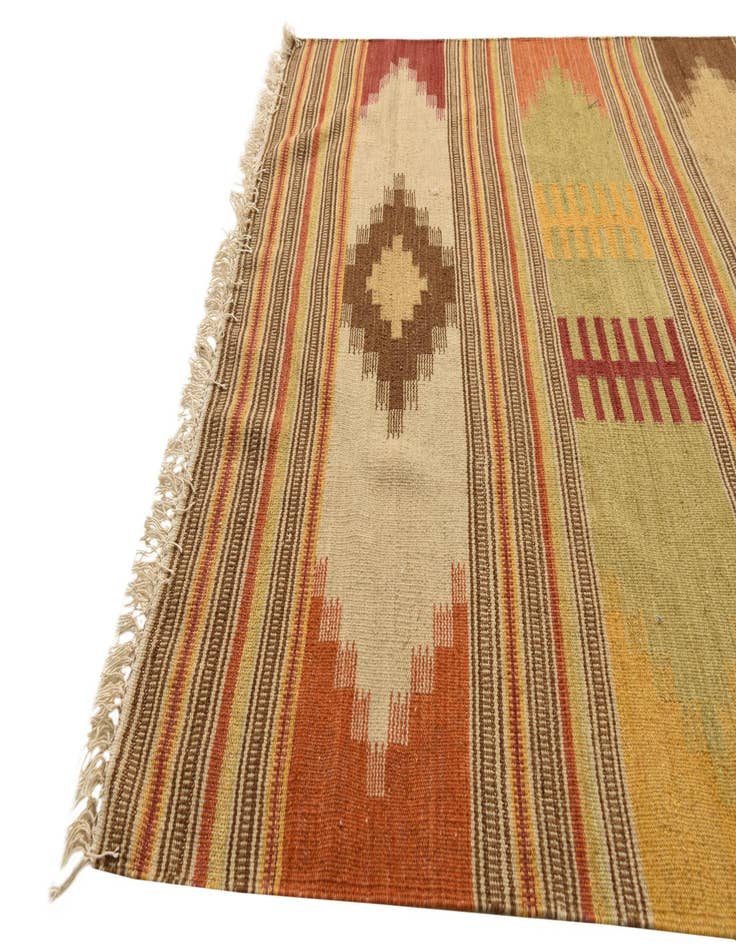 Detail image of 4' x 6'  Hand Woven Kilim Fars Wool Rug
