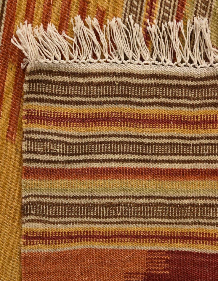Detail image of 4' x 6'  Hand Woven Kilim Fars Wool Rug
