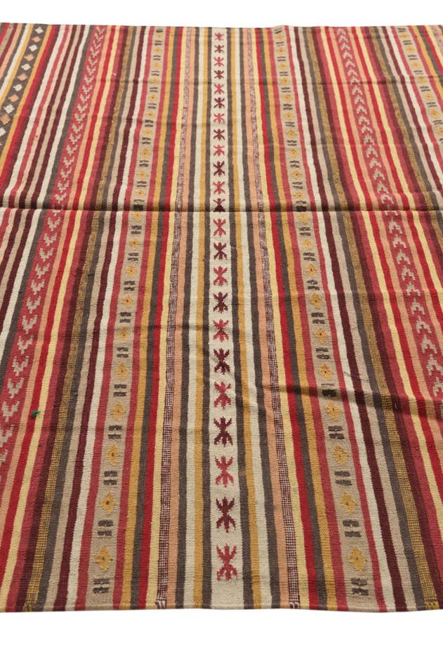 Detail image of 6' 8 x 9' 9 Hand Woven Kilim Fars Wool Rug