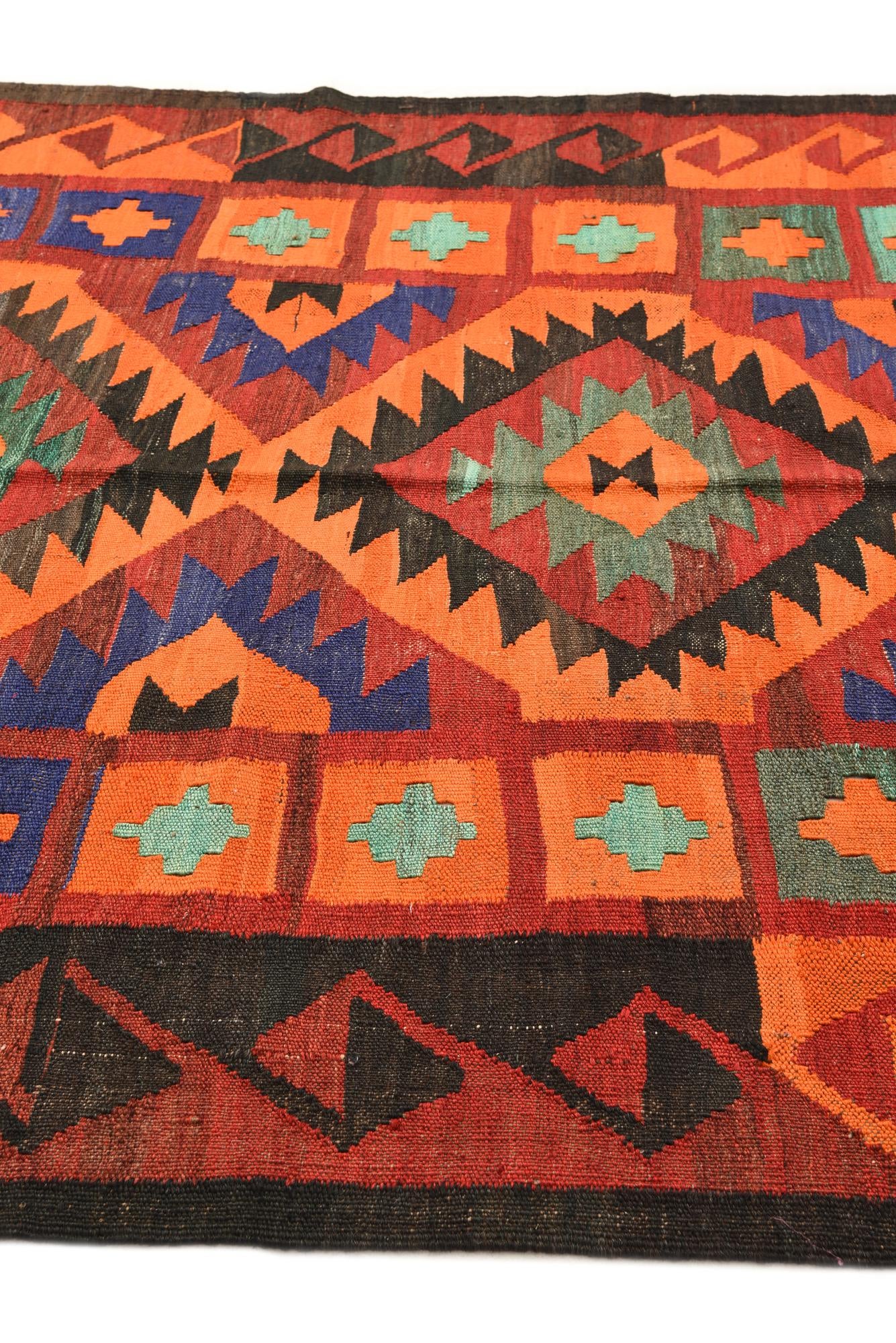 5' 5 x 8' 7 Hand Woven Kilim Fars Wool Rug