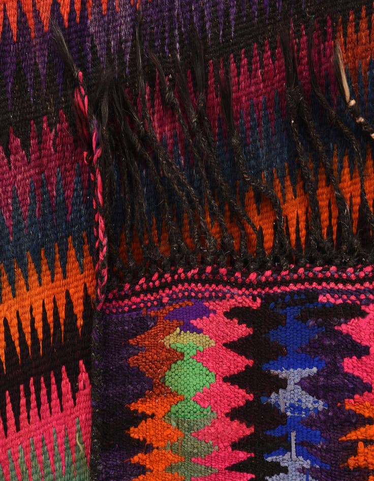 Detail image of 4' 4 x 8' 1 Hand Woven Kilim Fars Wool Rug