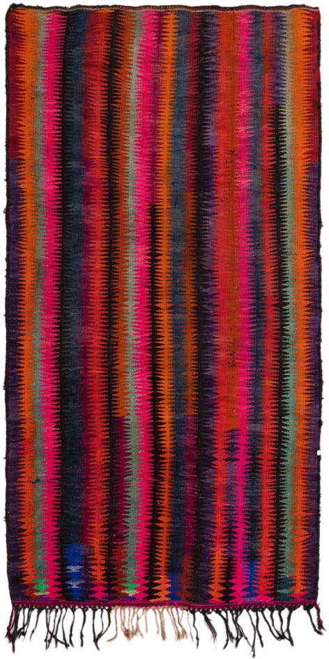 Detail image of 4' 4 x 8' 1 Hand Woven Kilim Fars Wool Rug