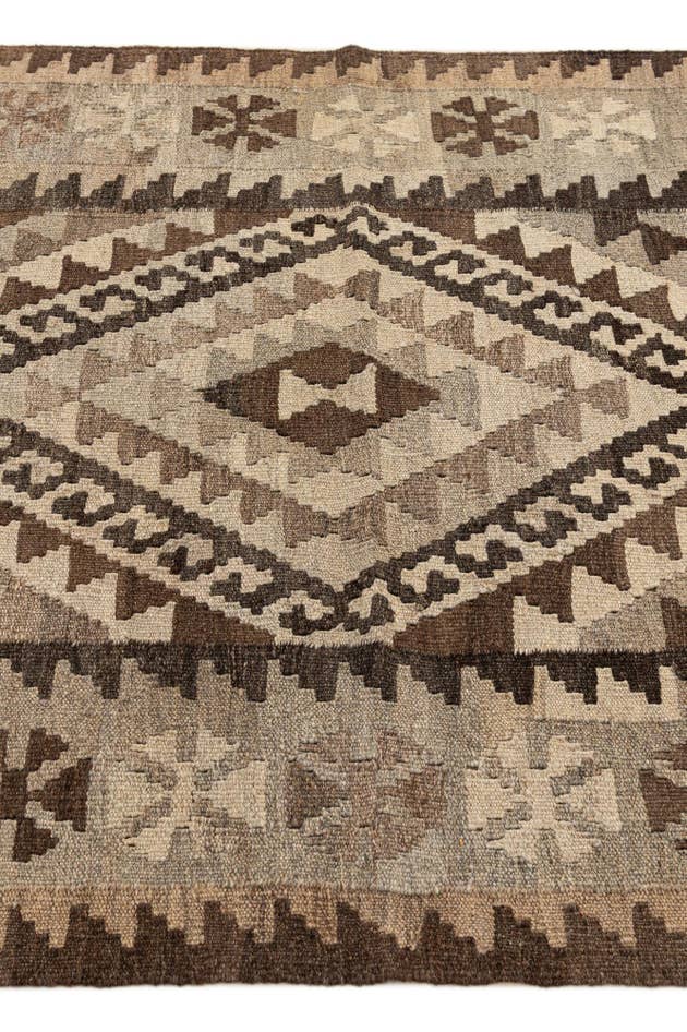 Detail image of 3' 2 x 4' 9 Hand Woven Kilim Maymana Wool Rug