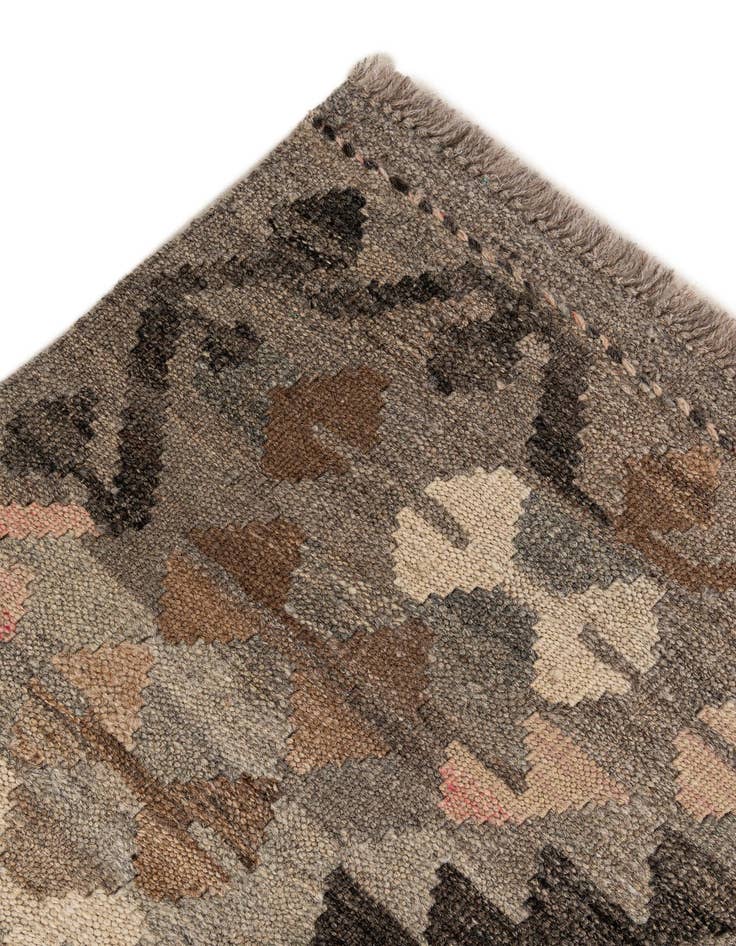 Detail image of 3' 2 x 5' 3  Hand Woven Kilim Maymana Wool Rug