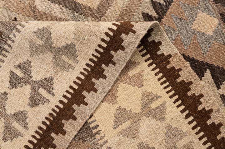 5' 2 x 6' 3 Hand Woven Kilim Maymana Wool Rug