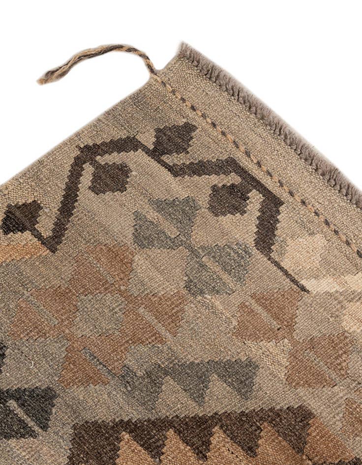 Detail image of 4' 11 x 6' 10  Hand Woven Kilim Maymana Wool Rug