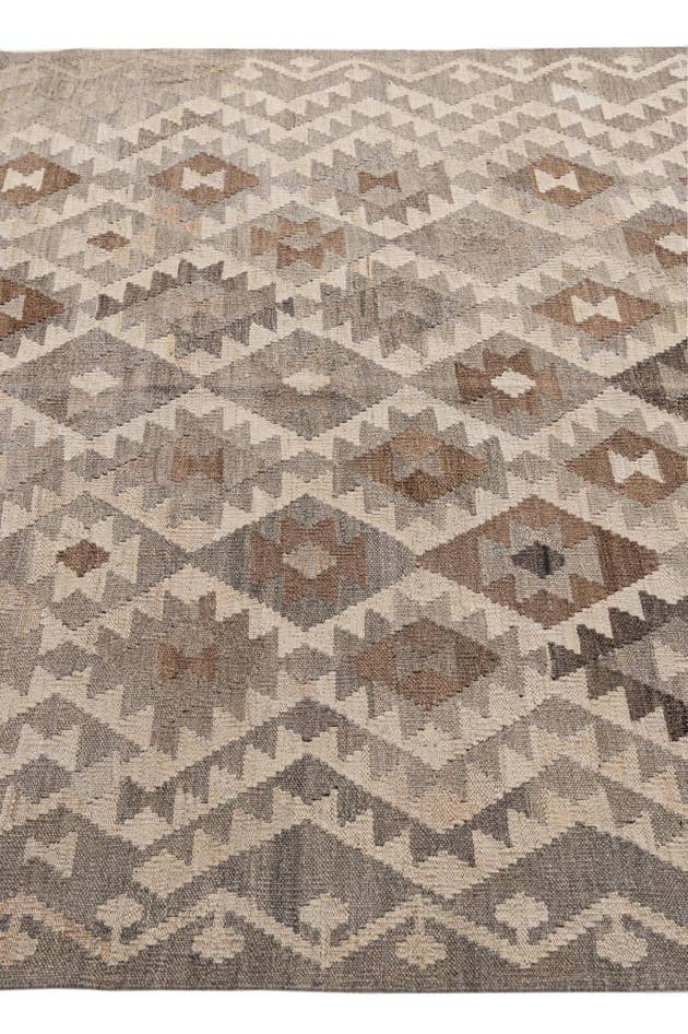 Detail image of 5' 4 x 6' 7 Hand Woven Kilim Maymana Wool Rug