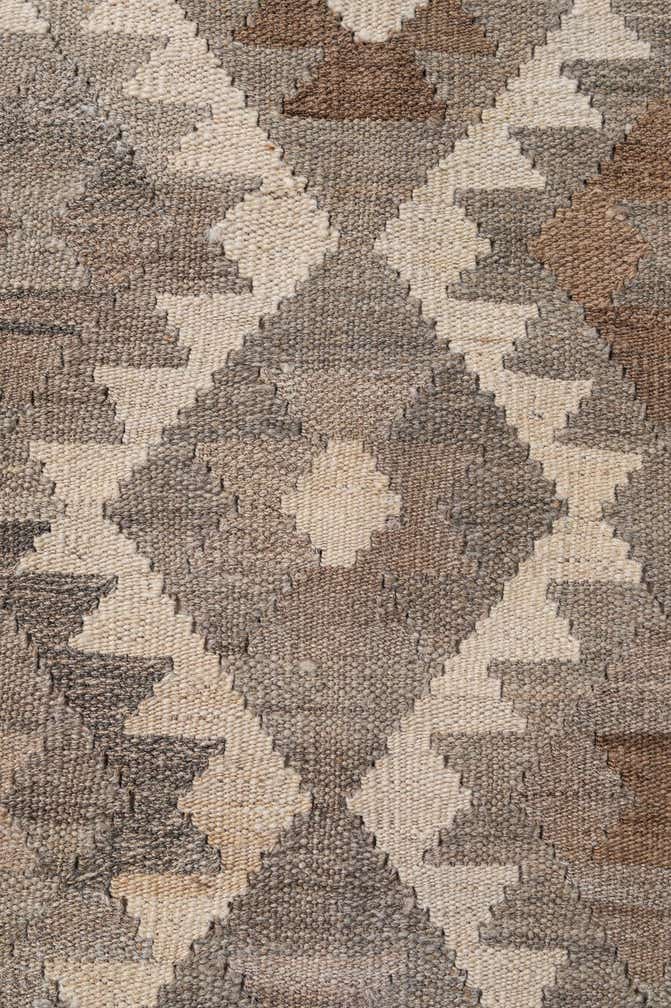 5' 4 x 6' 7 Hand Woven Kilim Maymana Wool Rug