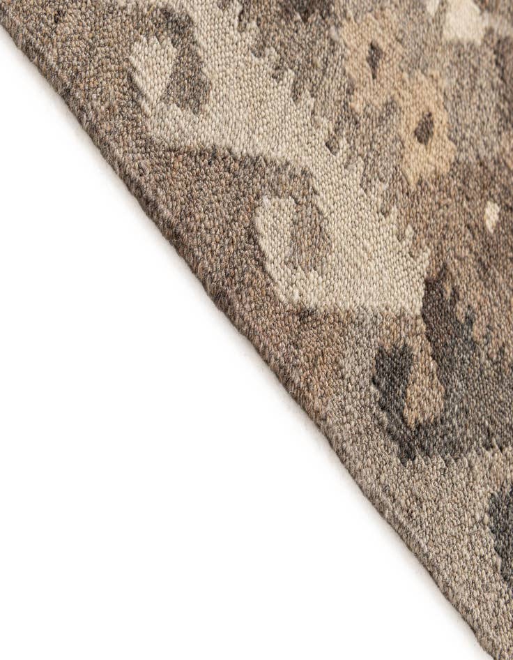 Detail image of 6' 1 x 8' 1  Hand Woven Kilim Maymana Wool Rug