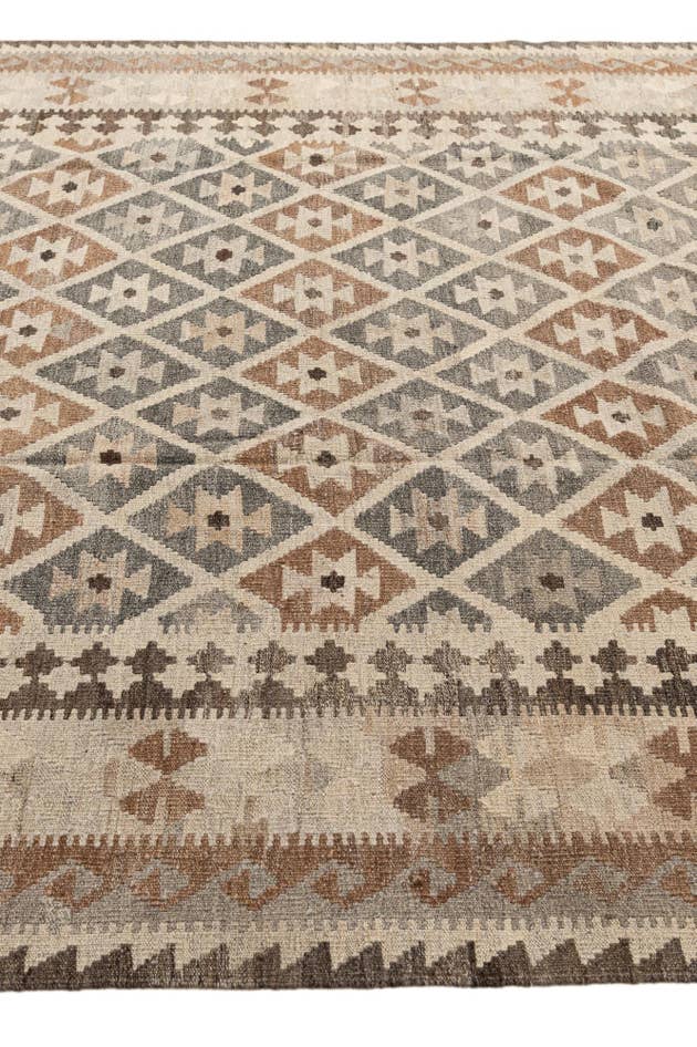 Detail image of 6' 9 x 9' 10 Hand Woven Kilim Maymana Wool Rug