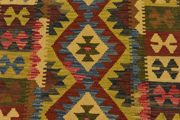 Detail image of 3' 2 x 4' 10 Hand Woven Kilim Maymana Wool Rug