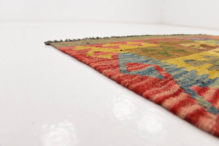 Detail image of 3' 2 x 4' 10 Hand Woven Kilim Maymana Wool Rug