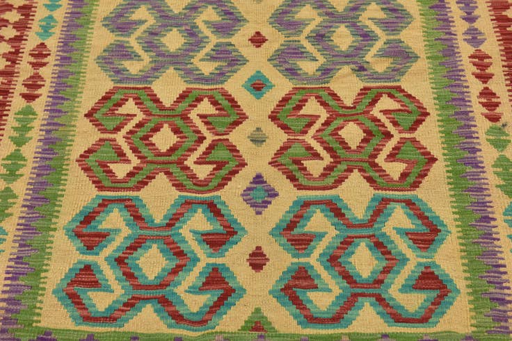 Detail image of 5' 5 x 6' Hand Woven Kilim Maymana Wool Rug