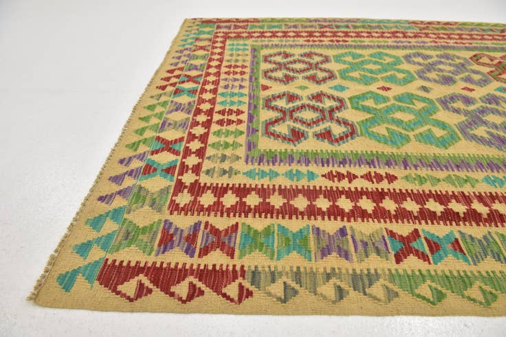 Detail image of 5' 5 x 6' Hand Woven Kilim Maymana Wool Rug