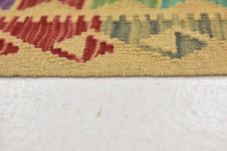 Detail image of 5' 5 x 6' Hand Woven Kilim Maymana Wool Rug
