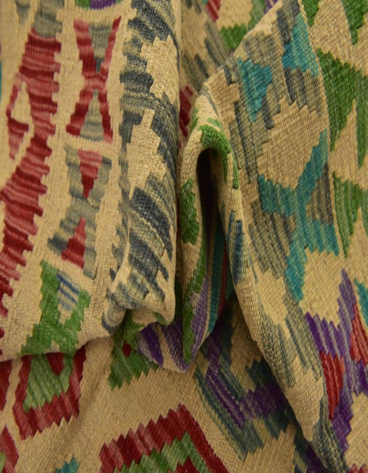 Detail image of 5' x 6' 7  Hand Woven Kilim Maymana Wool Rug