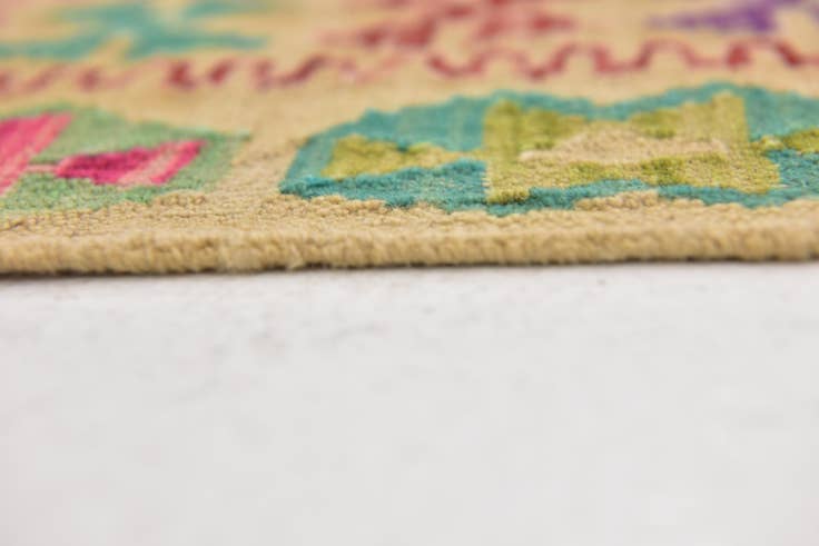 Detail image of 4' 2 x 6' 2 Hand Woven Kilim Maymana Wool Rug