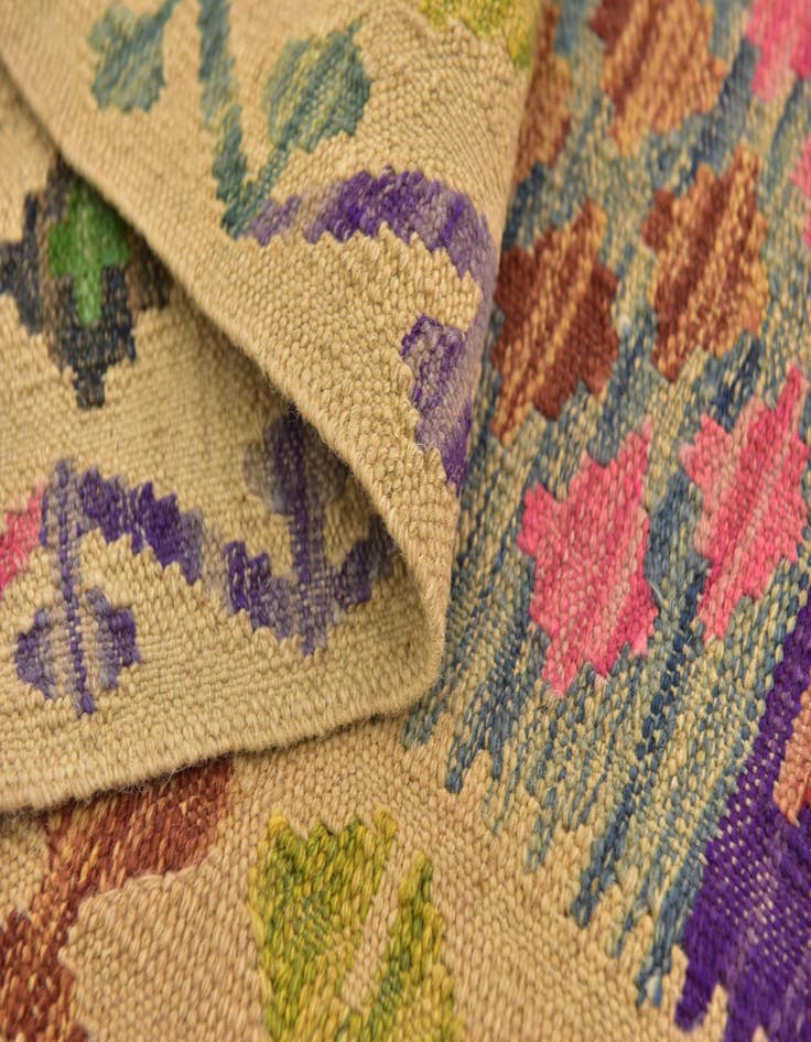 Detail image of 4' 9 x 6' 7 Hand Woven Kilim Maymana Wool Rug